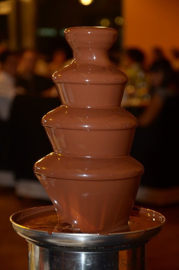 Bar Fontaine à Chocolat — Sunshine Events, animation pour mariages, anniversaires et soirées d'entreprise en Île-de-France